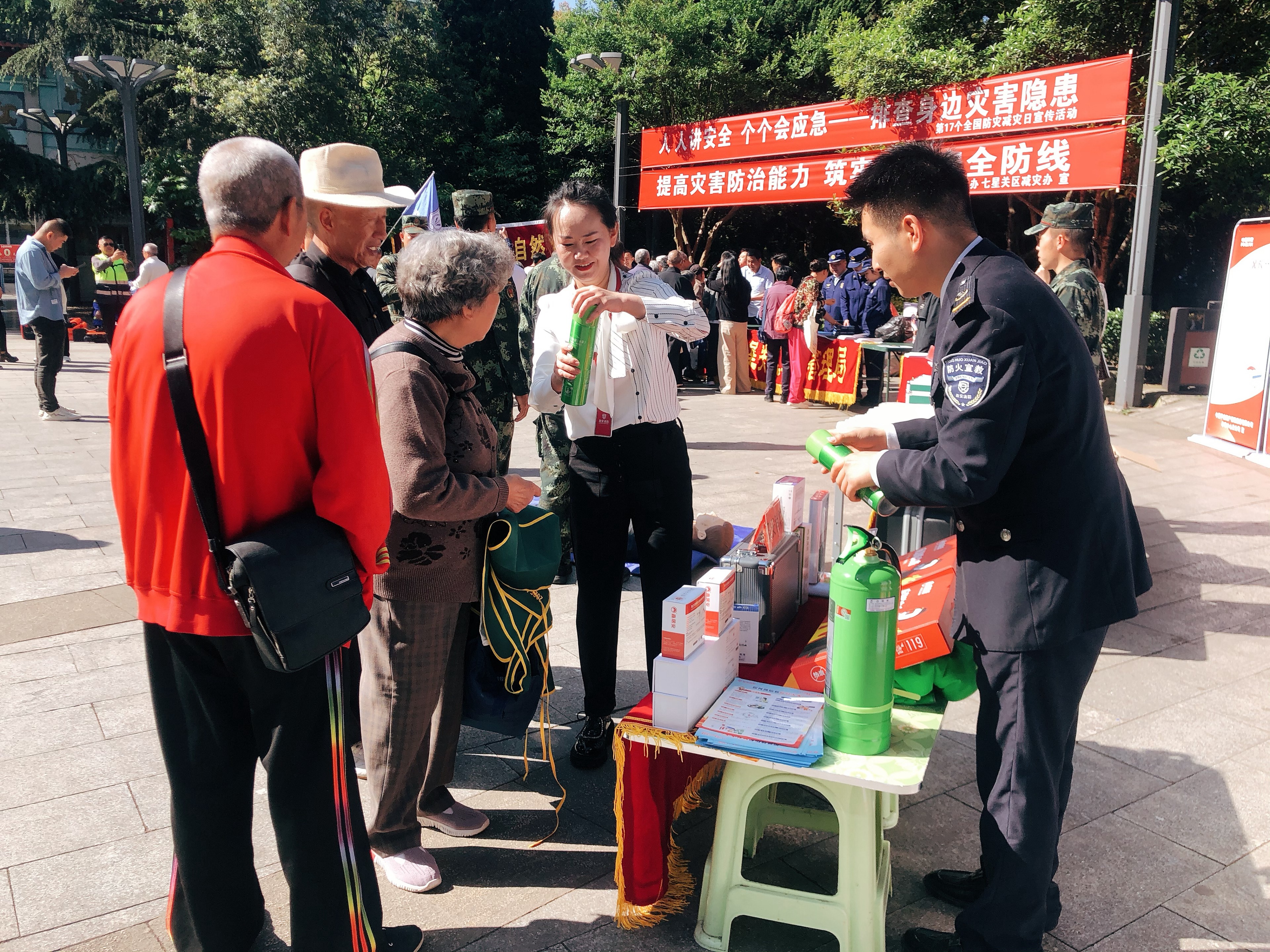 人人講安全、個(gè)個(gè)會(huì)應(yīng)急丨政安消防“2025年防災(zāi)減災(zāi)宣傳活動(dòng)”精彩瞬間